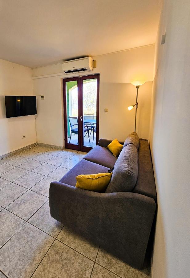 Aenona Sea View Apartments Nin Buitenkant foto