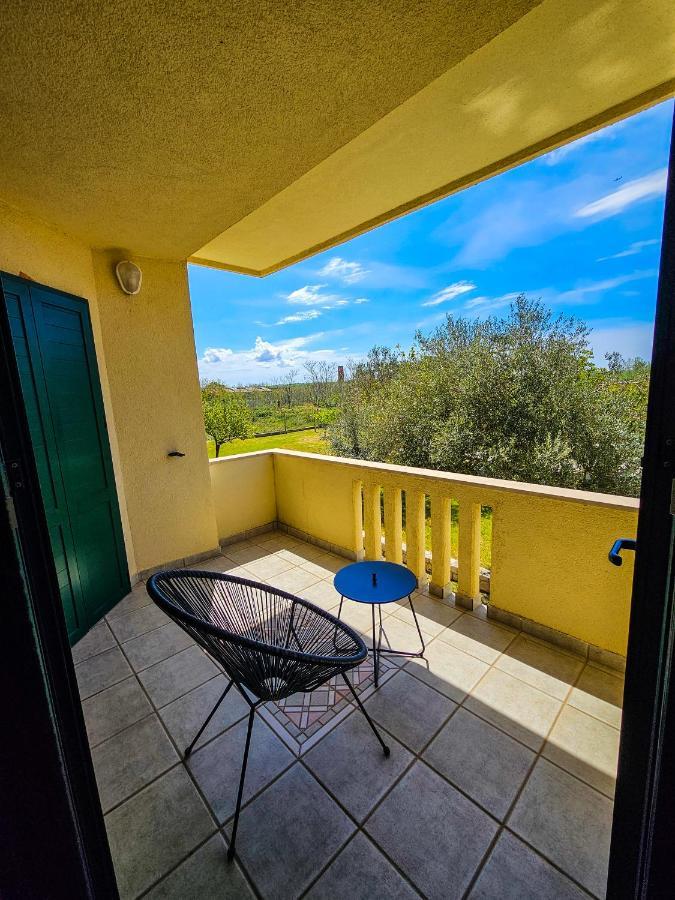 Aenona Sea View Apartments Nin Buitenkant foto