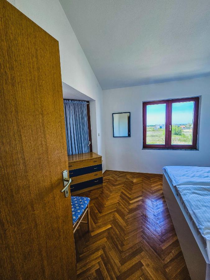 Aenona Sea View Apartments Nin Buitenkant foto